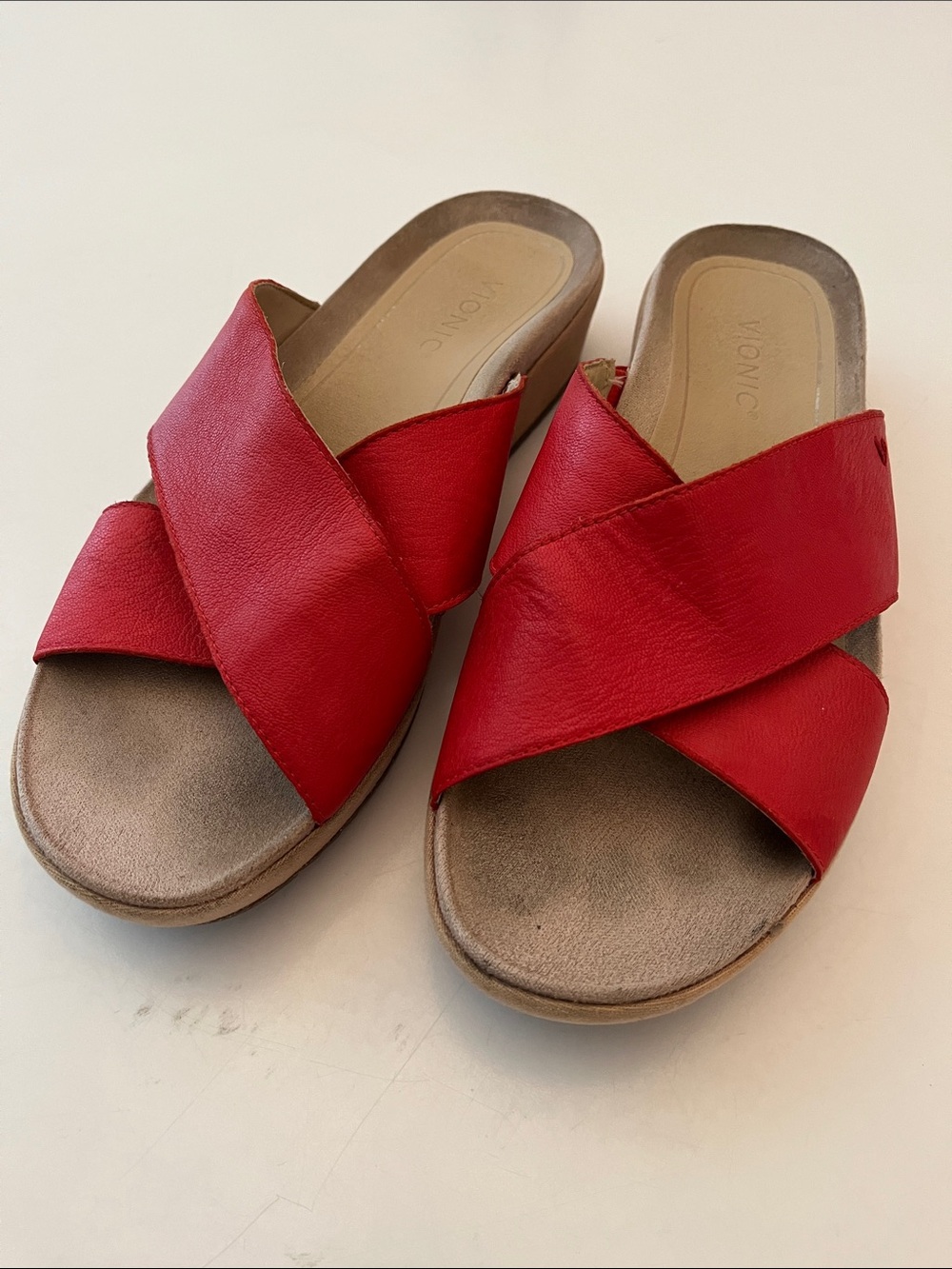 Vionic Hayden Platform Slide Sandals, size 10, cherry red